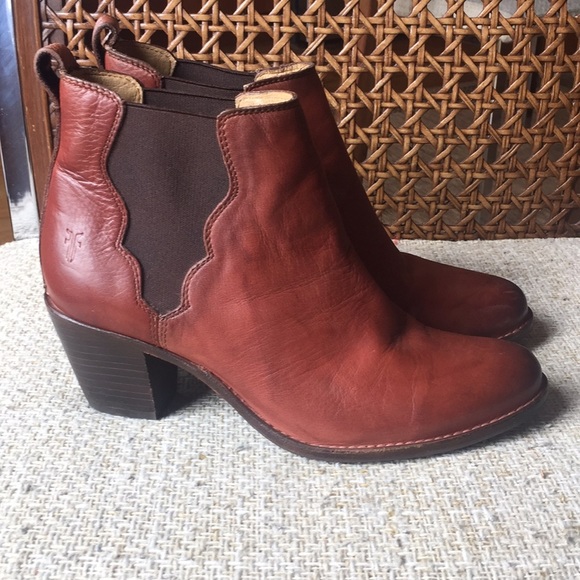 Frye Jackie Gore Stretch Ankle Boots in Cognac - Picture 3 of 8